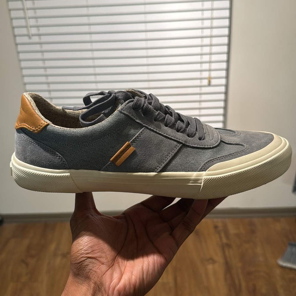 A pair of Crown Vintage shoes size 12 - Picture 2 of 2